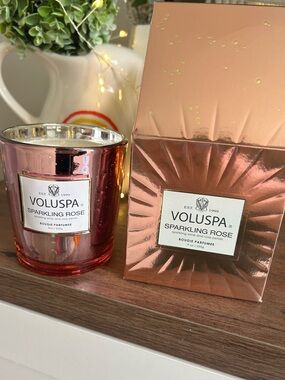 NIB Voluspa Sparkling Rosé Candle ✨🩷